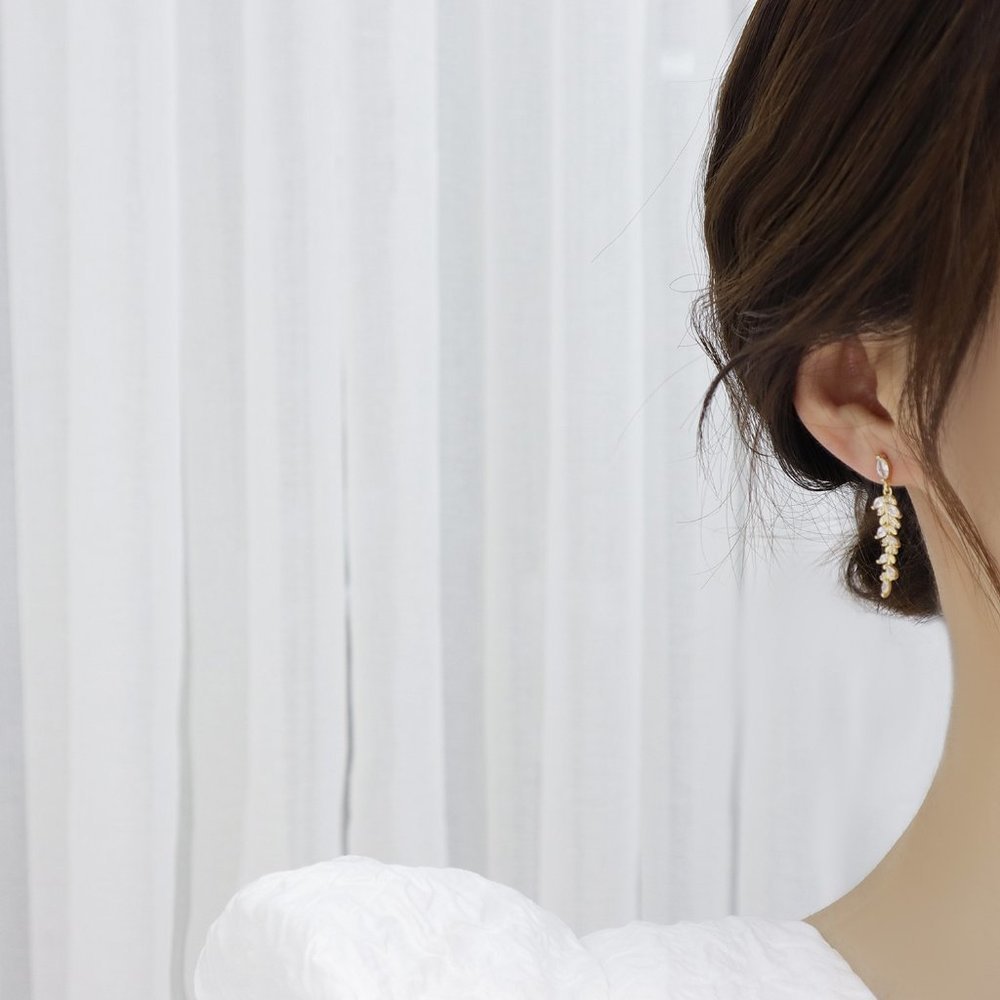NEW 14K Gold Plated Diamond Leaf Drop Earrings - Picture 3 of 4